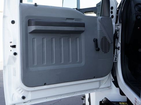 Used 2017 Ford F650 2WD Regular Cab Super Duty image 18