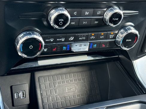 Used 2022 Ford F150 Platinum w/ Equipment Group 701A High image 23