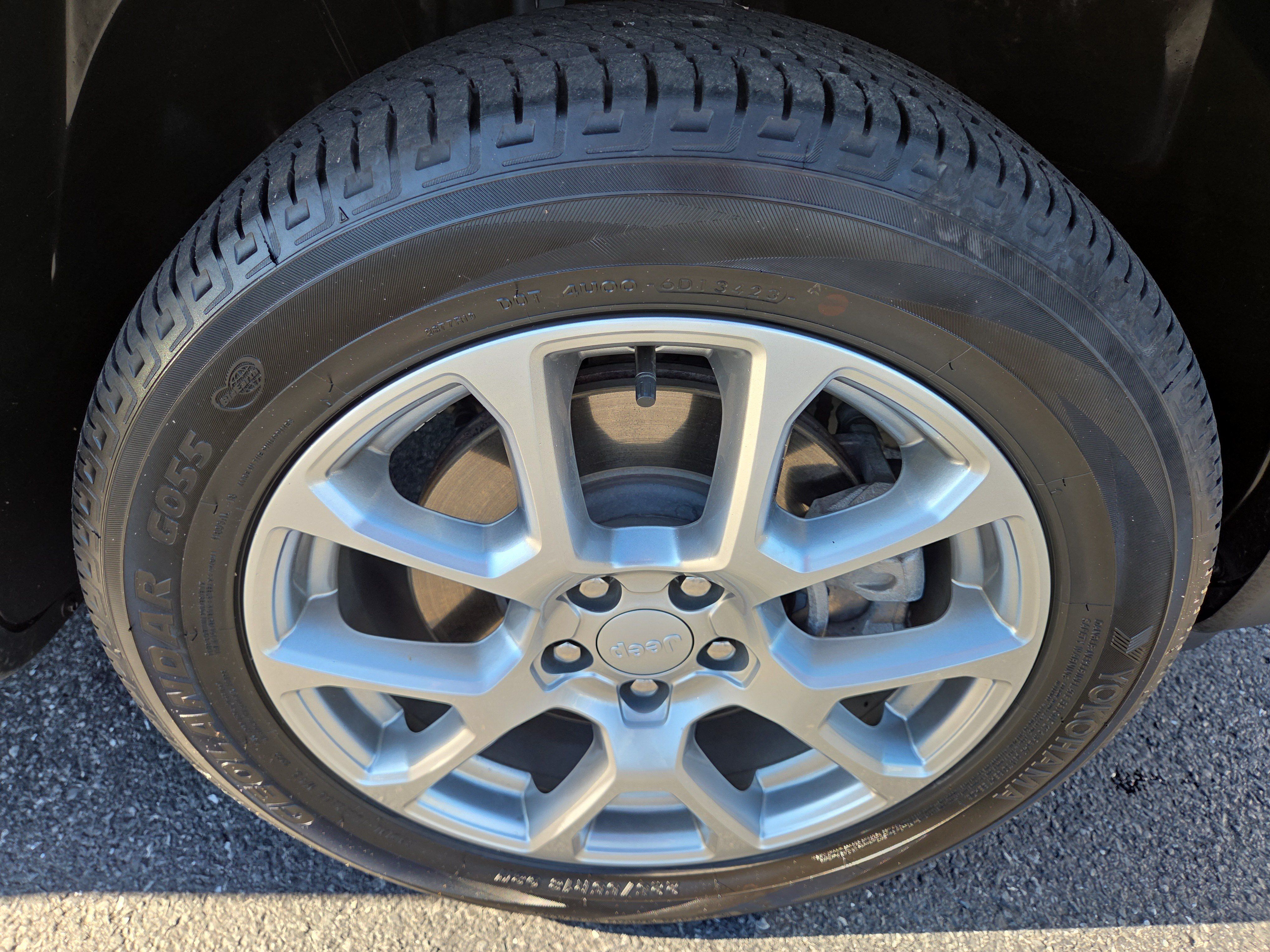 Certified 2024 Jeep Compass Latitude AWD/4WD image 10
