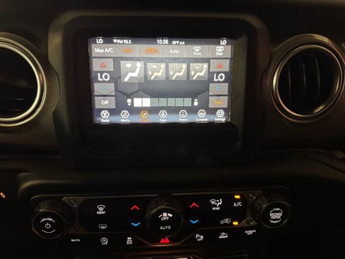 Used 2020 Jeep Gladiator Overland w/ Safety Group image 24