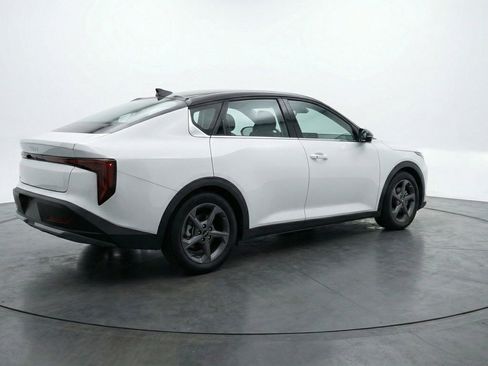 Used 2025 Kia K4 FWD image 9