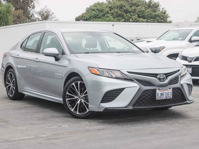Used 2019 Toyota Camry SE w/ Carpet Mat Package