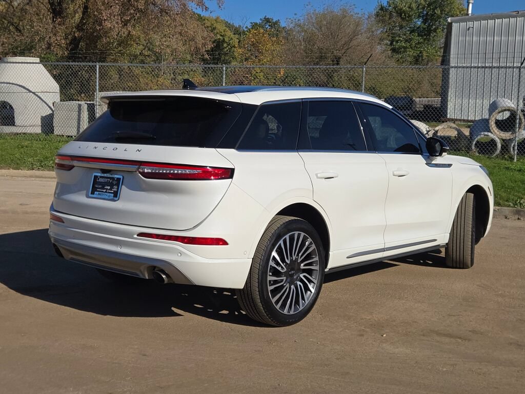 Used 2022 Lincoln Corsair Reserve w/ Equipment Group 201A AWD/4WD image 13