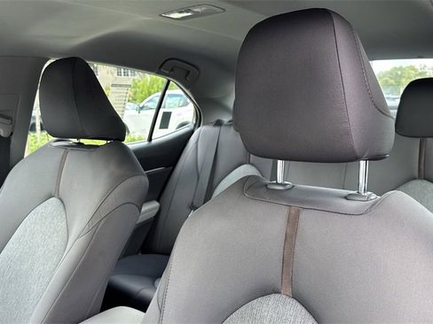 Used 2018 Toyota Camry L image 42