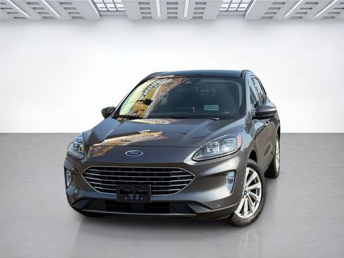 Used 2022 Ford Escape Titanium w/ Titanium Elite Package AWD/4WD image 3