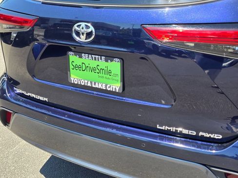 Used 2022 Toyota Highlander Limited AWD/4WD image 13