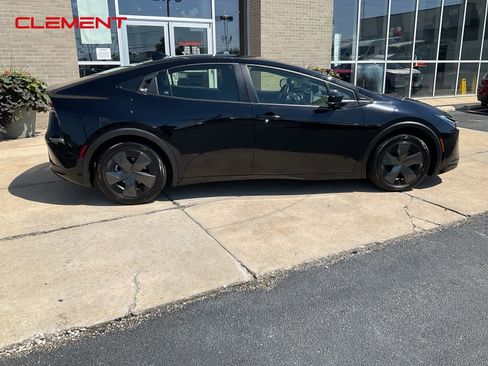 Used 2024 Toyota Prius LE image 4