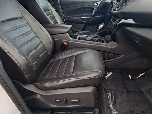Used 2018 Ford Escape Titanium w/ Ford Safe & Smart Package AWD/4WD image 27