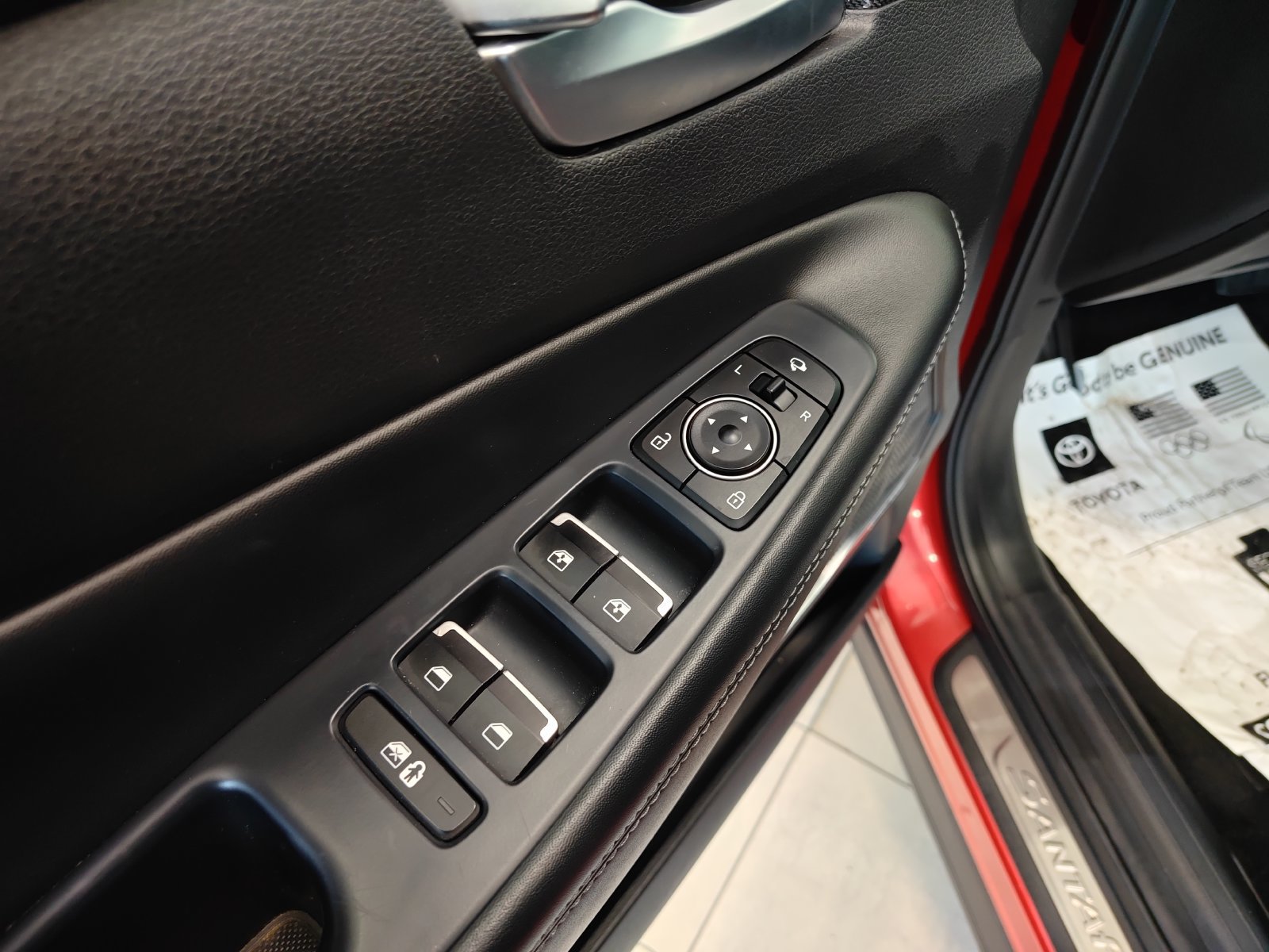 Used 2021 Hyundai Santa Fe Limited AWD/4WD image 9