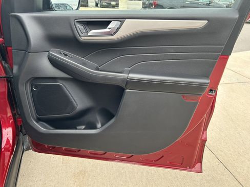 Used 2021 Ford Escape SEL image 17