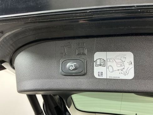 Used 2018 Ford Escape Titanium AWD/4WD image 31