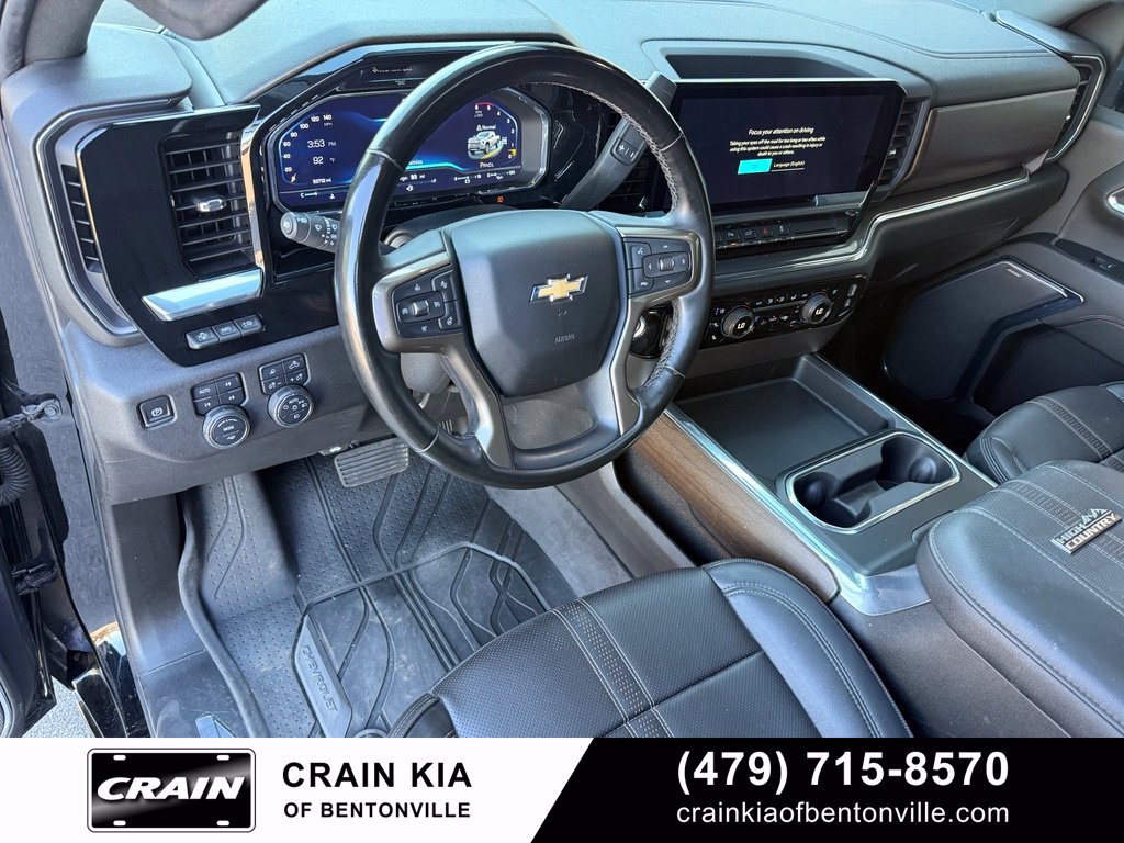 Used 2024 Chevrolet Silverado 2500 High Country w/ High Country Premium Package AWD/4WD image 9