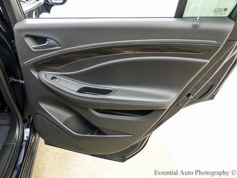 Used 2020 Buick Envision Premium w/ Driver Confidence Package image 24