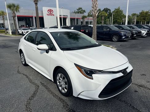 Used 2026 Toyota Corolla LE FWD image 2