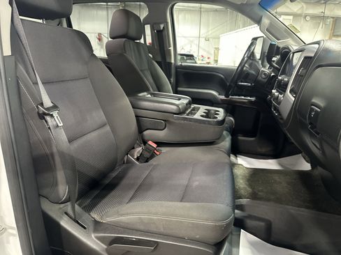 Used 2017 GMC Sierra 2500 SLE w/ HD SLE Preferred Plus Package AWD/4WD image 15