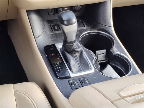 Used 2019 Toyota Highlander SE image 30
