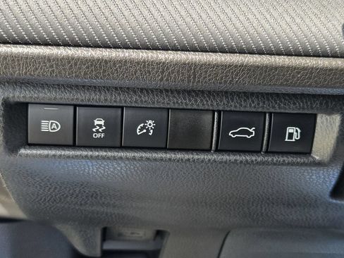 Used 2025 Toyota Camry SE FWD image 25