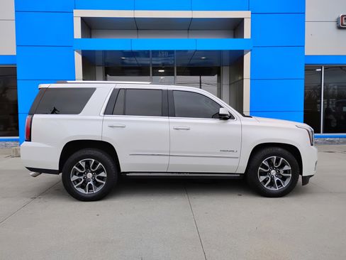 Used 2016 GMC Yukon Denali w/ Open Road Package AWD/4WD image 33