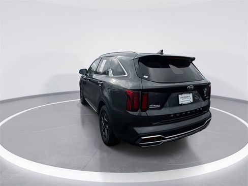 Used 2021 Kia Sorento S image 6