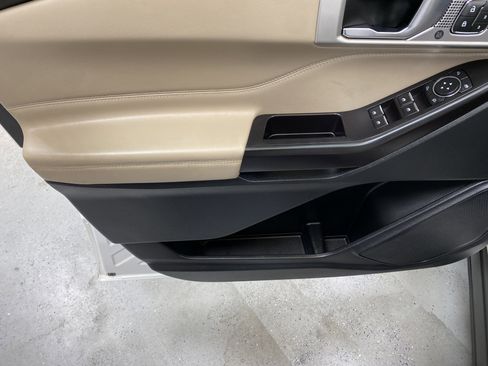 Used 2020 Ford Explorer Limited image 22