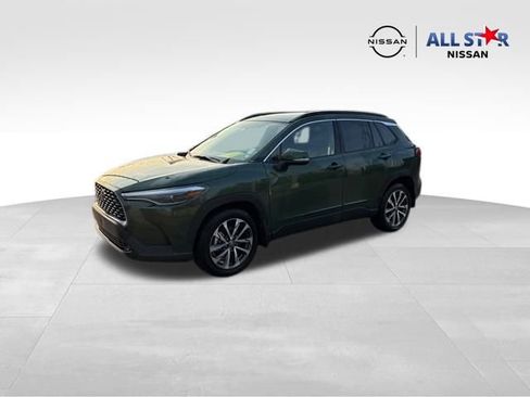 Used 2023 Toyota Corolla Cross XLE image 1