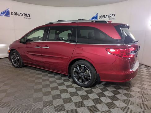 Used 2024 Honda Odyssey Elite image 4