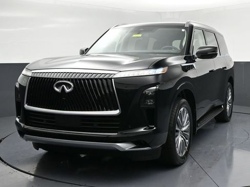 New 2026 INFINITI QX80 Luxe image 3