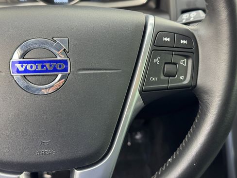 Used 2016 Volvo XC60 T5 Premier w/ Proximity Package image 21