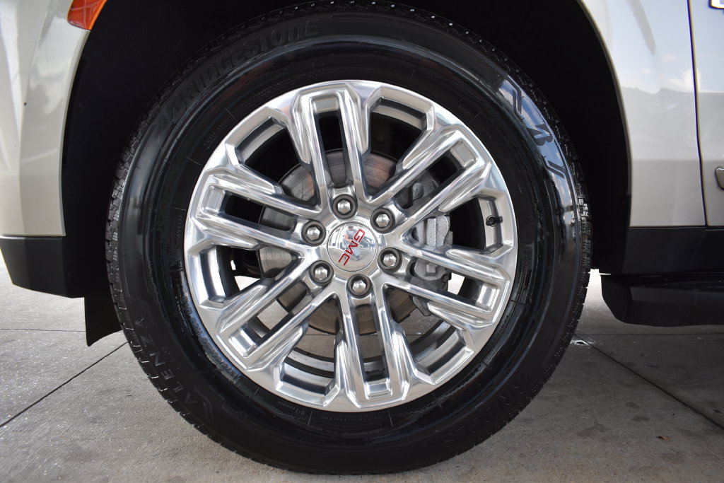 Used 2023 GMC Yukon XL SLT w/ SLT Premium Package RWD image 14