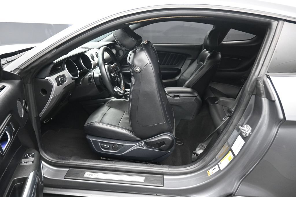 Used 2021 Ford Mustang GT Premium w/ Black Accent Package RWD image 31