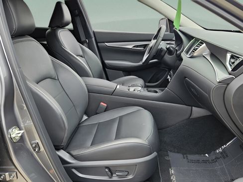 Certified 2025 INFINITI QX50 Luxe image 17