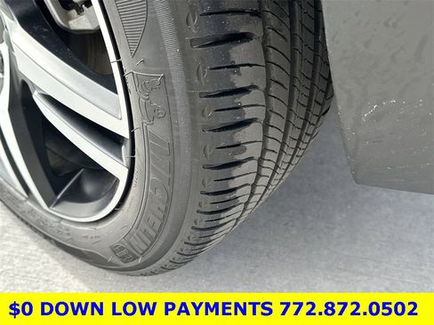 Used 2021 Volvo XC40 T5 R-Design w/ Protection Package Premier image 11