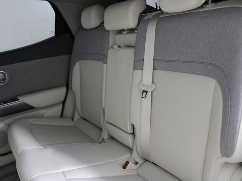 Used 2025 Genesis GV60 RWD image 18