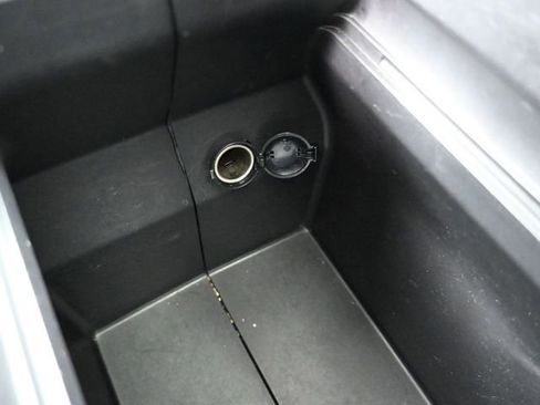 Certified 2023 Toyota Highlander XLE image 32