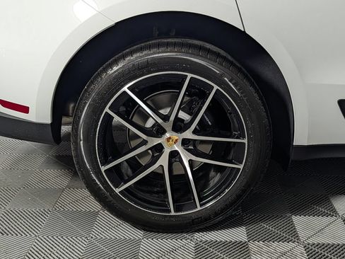 New 2026 Porsche Macan AWD/4WD image 13