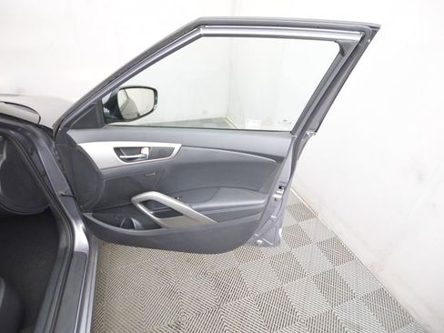 Used 2014 Hyundai Veloster w/ Style Package 02 image 14
