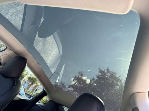 Used 2022 Tesla Model Y Performance image 40