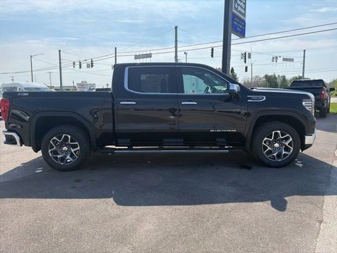 New 2026 GMC Sierra 1500 SLT image 5