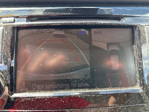 Used 2018 Nissan Rogue SL w/ Premium Package image 13