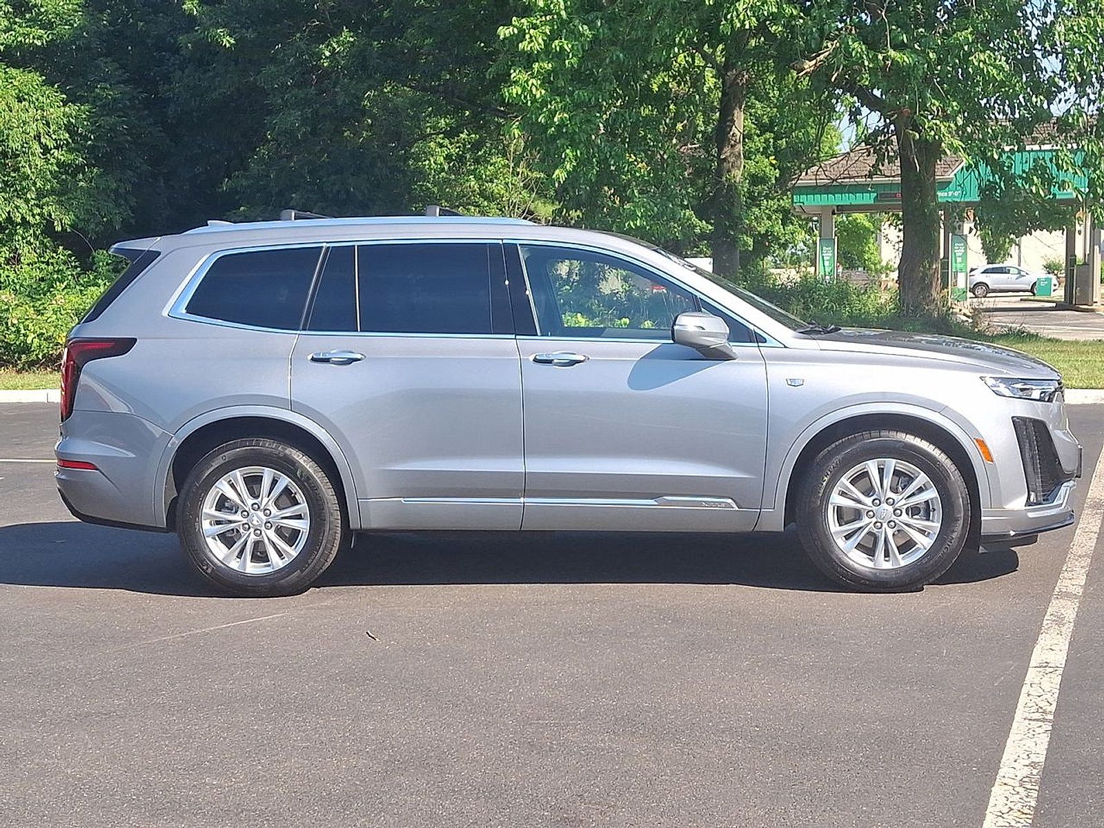 Certified 2025 Cadillac XT6 Luxury AWD/4WD image 26