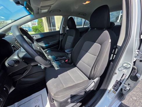 Used 2018 Kia Forte LX image 14