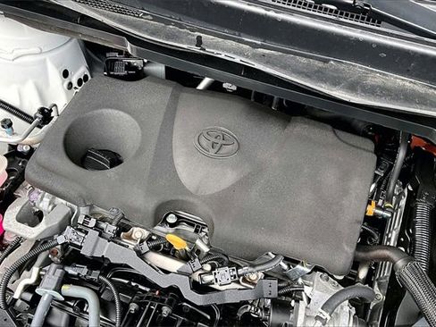 Used 2023 Toyota Sienna LE image 31