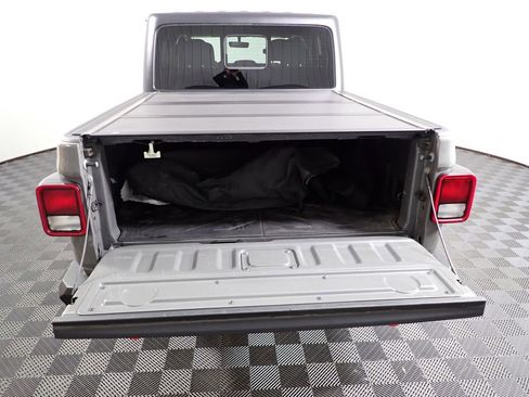 Used 2023 Jeep Gladiator Overland image 22
