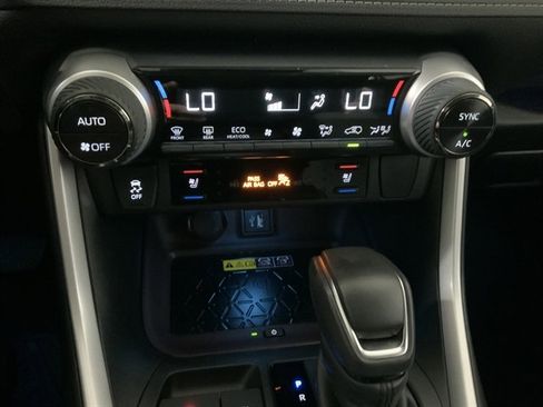 Used 2023 Toyota RAV4 Limited image 30