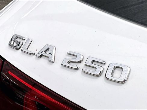 Certified 2023 Mercedes-Benz GLA 250 4MATIC image 10