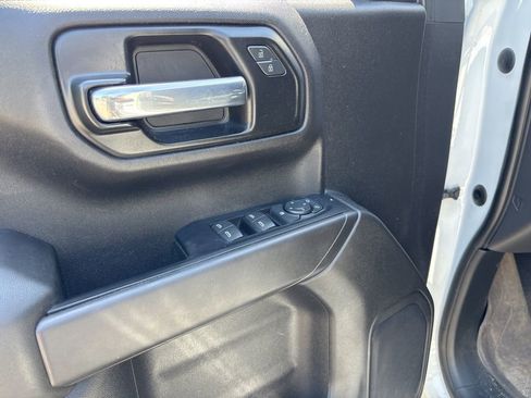 Used 2022 Chevrolet Silverado 1500 Custom w/ Safety Confidence Package AWD/4WD image 8