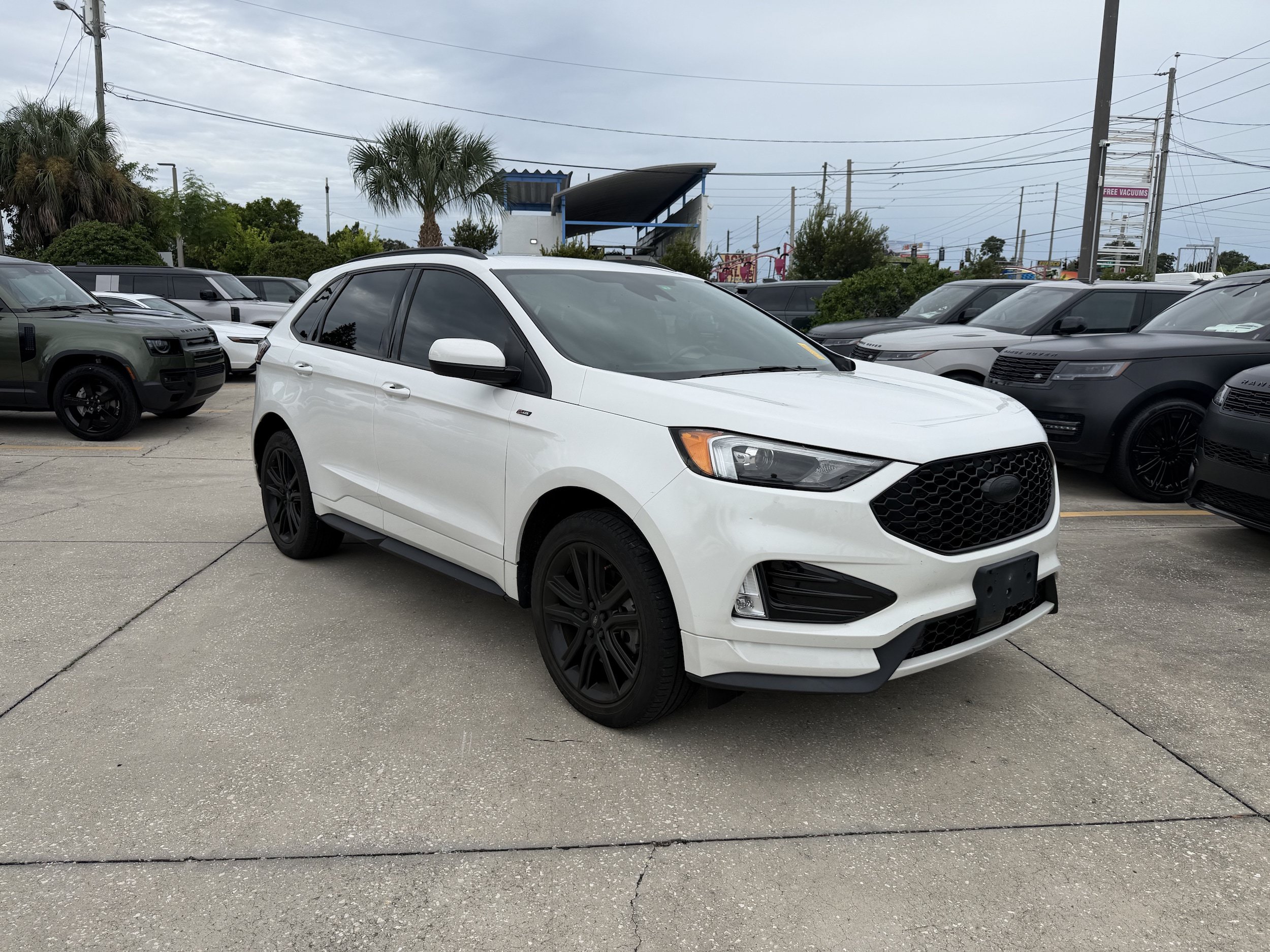 Used 2023 Ford Edge ST-Line AWD/4WD image 2