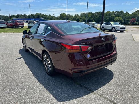 Used 2025 Nissan Altima 2.5 SV FWD image 3