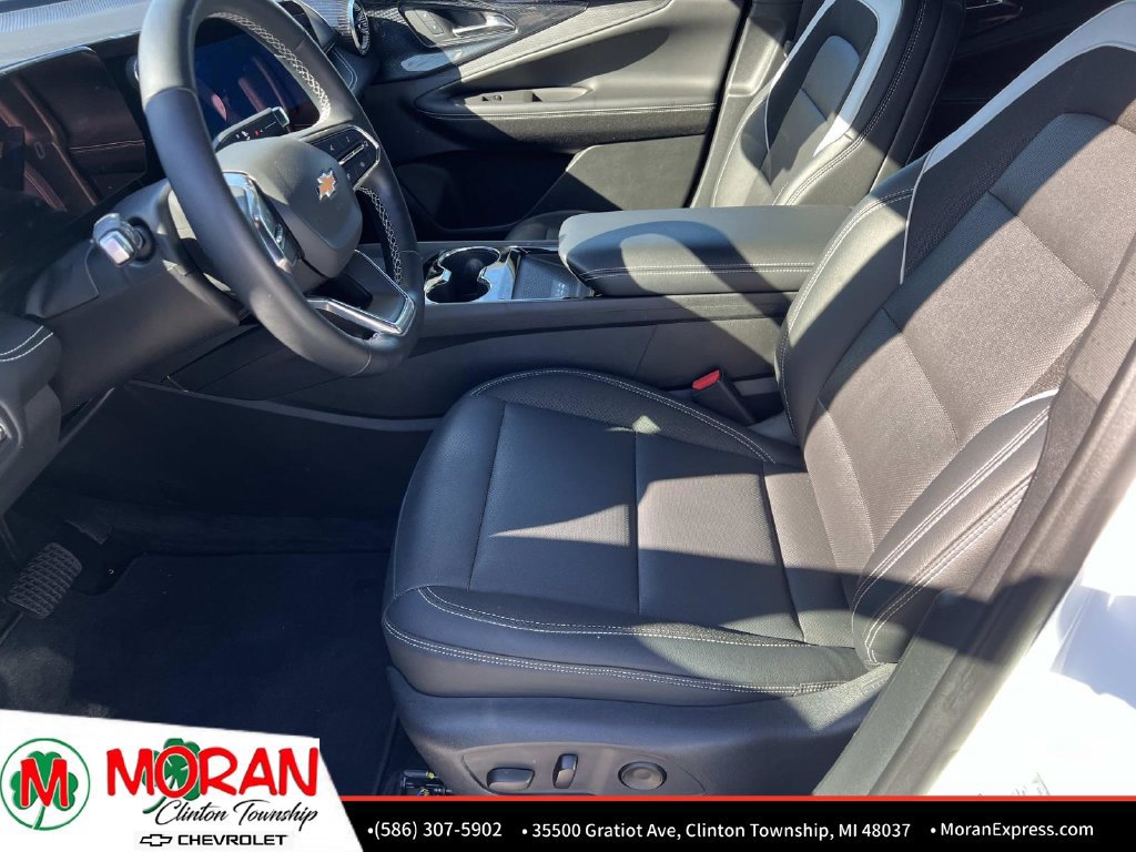 Used 2024 Chevrolet Blazer EV LT AWD/4WD image 17