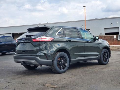 Used 2024 Ford Edge SEL w/ Convenience Package image 4